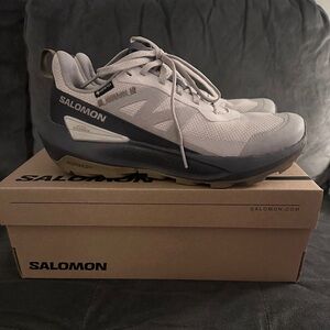 Salomon Elixir Activ Gore-Tex shoes- silver cloud/nine iron, women’s 6.5